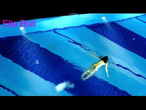 ❤️ Je ne peux pas m'arrêter de regarder, jeune blonde prise en train de nager nue dans la piscine de la station ELLA BOLT. ☑ Fucking at fr.punkbass.ru ❌